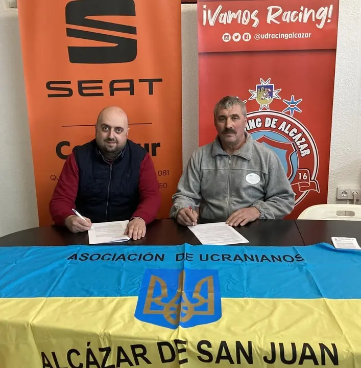 Foto firma del acuerdo