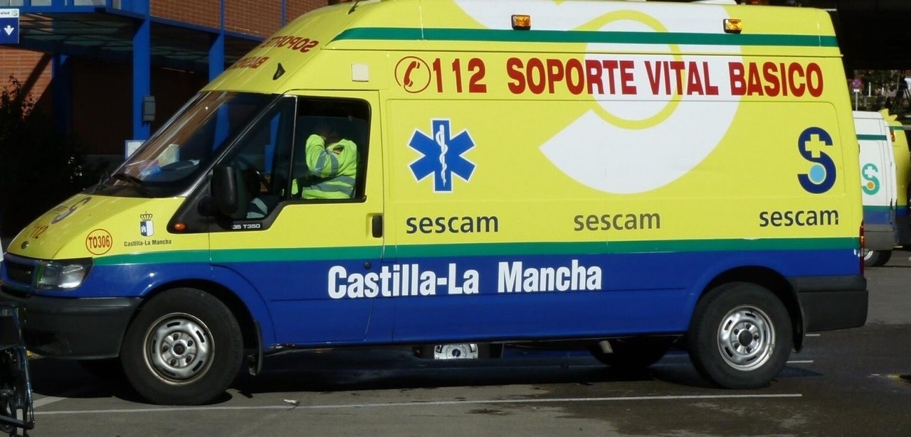 7806_ambulancia-de-soporte-vital-basico
