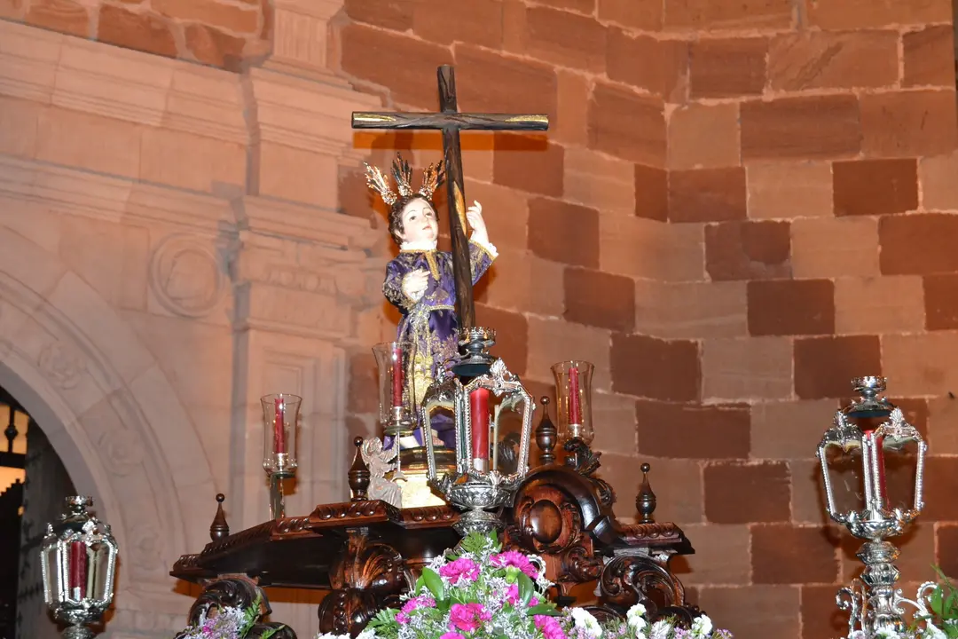 martes santo 2023 procesi&oacute;n de los estudiantes (32)