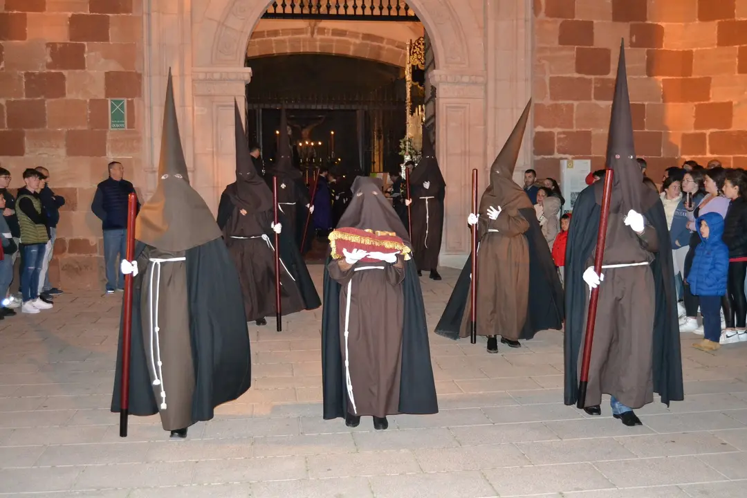 martes santo 2023 procesi&oacute;n de los estudiantes (36)