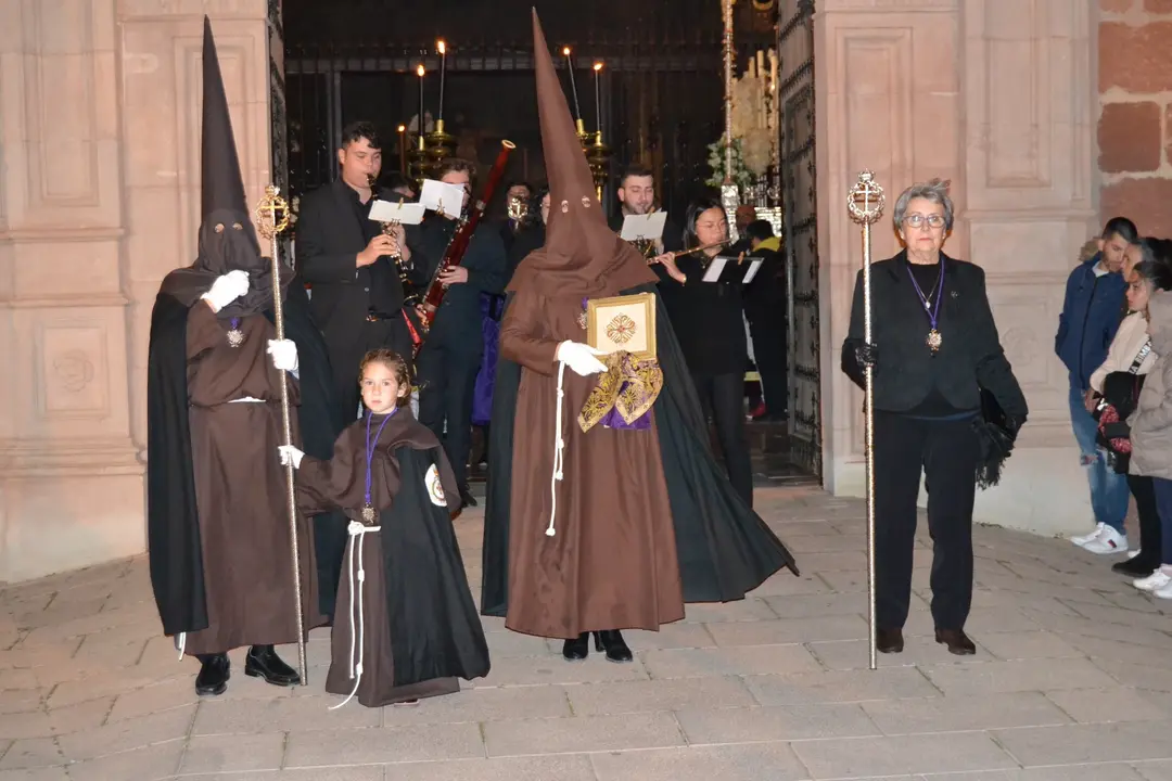 martes santo 2023 procesi&oacute;n de los estudiantes (38)