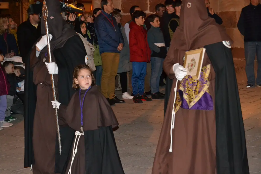 martes santo 2023 procesi&oacute;n de los estudiantes (39)