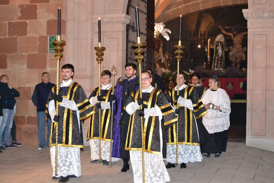 martes santo 2023 procesi&oacute;n de los estudiantes (4)