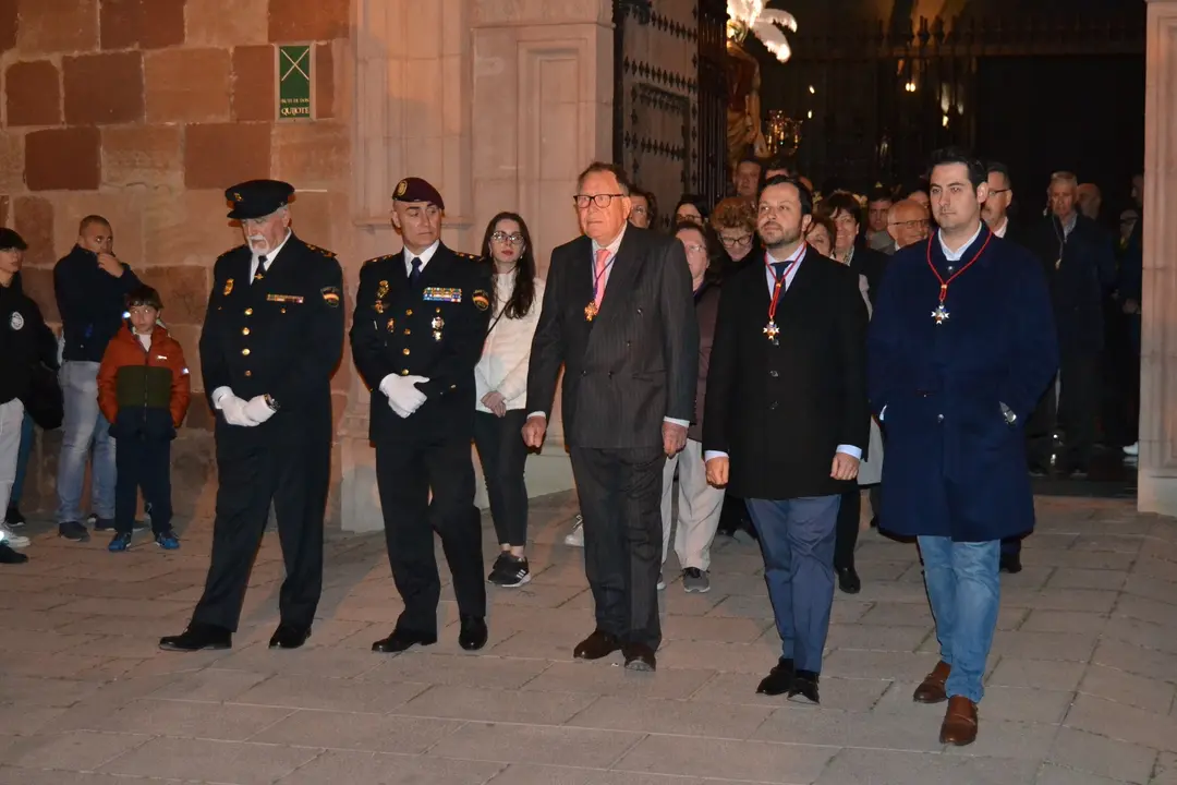 martes santo 2023 procesi&oacute;n de los estudiantes (17)