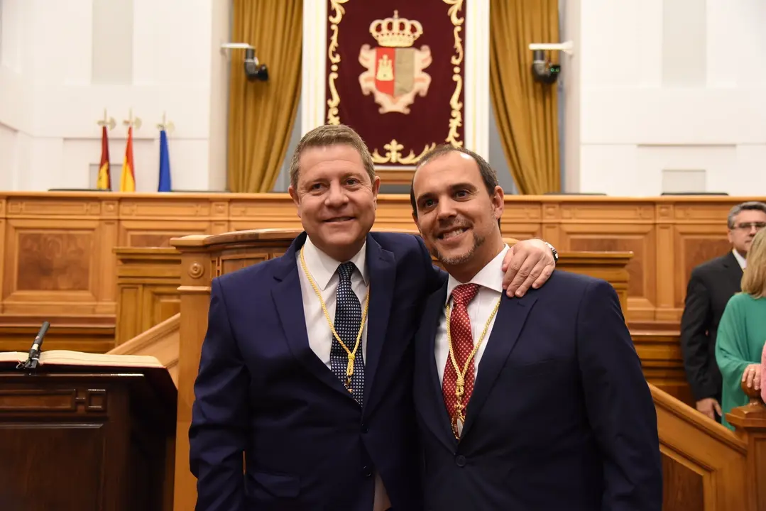 Bellido junto a Garc&iacute;a-Page en su primera investidura (Archivo)