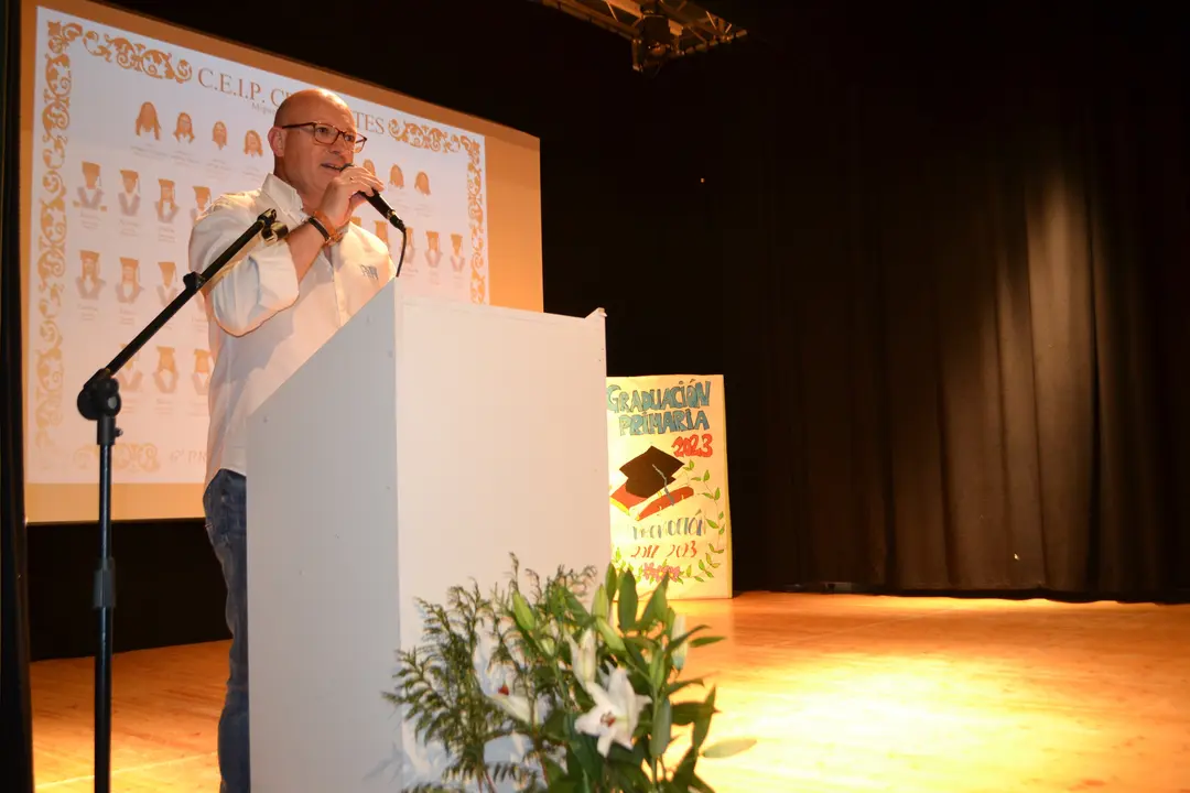 El concejal de Cultura en la graduacion
