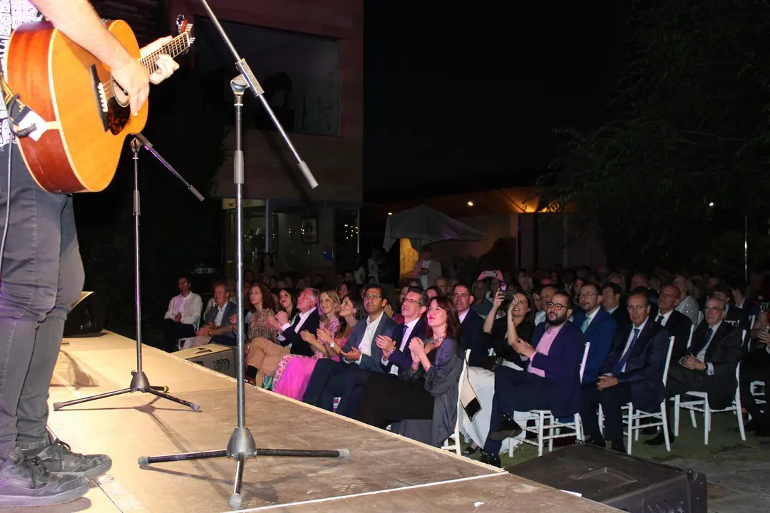 52995427405_10ea8c47d6_k