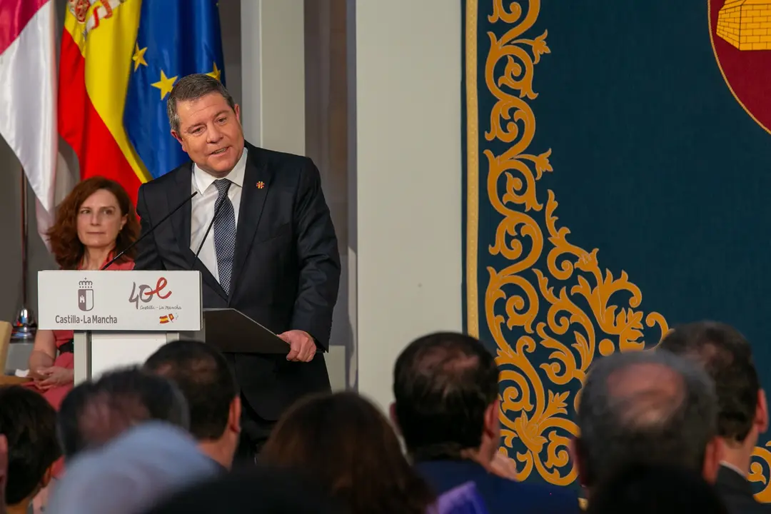 Toledo, 8 de julio de 2023.- Acto de toma de posesi&oacute;n de Emiliano Garc&iacute;a-Page como presidente de Castilla-La Mancha. Al acto, que tuvo lugar en el palacio de Fuensalida, asistieron entre otros los ex presidentes de Castilla-La Manca Jos&eacute; Bono y  Jos&eacute; Mar&iacute;a Barreda; los presidentes de Asturias y Castilla y Le&oacute;n, Adri&aacute;n Barb&oacute;n y  Alfonso Fern&aacute;ndez Ma&ntilde;ueco; y las ministras Isabel Rodr&iacute;guez y Nadia Calvi&ntilde;o, entre otros. (Fotos: A. P&eacute;rez Herrera // JCCM)