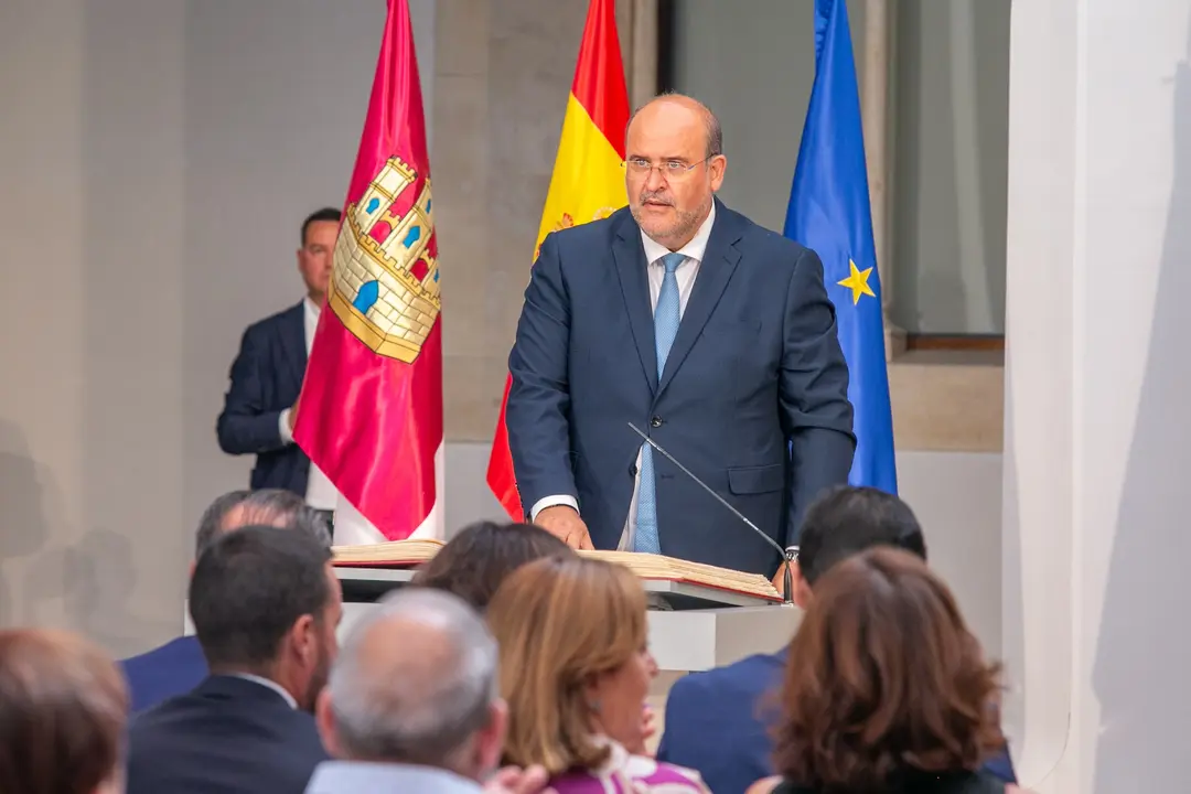 Toledo, 11 de julio de 2023.- El presidente de Castilla-La Mancha, Emiliano Garc&iacute;a-Page, preside acto de toma de posesi&oacute;n de los consejeros del nuevo ejecutivo auton&oacute;mico. (Fotos: A. P&eacute;rez Herrera // JCCM)