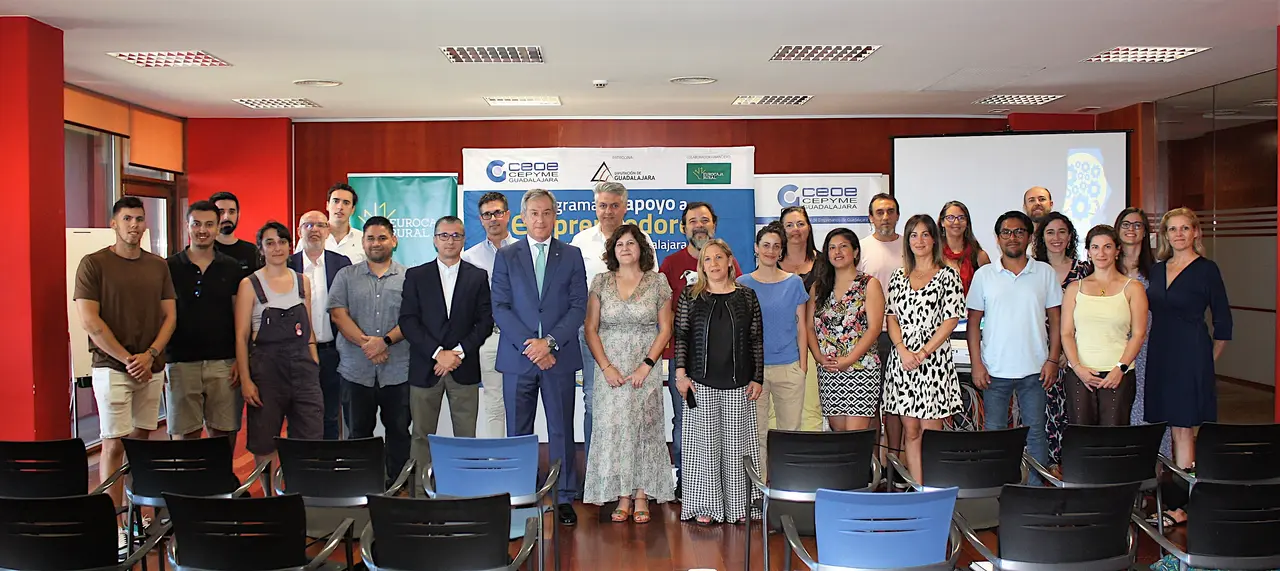 20230713 FOTO FAMILIA PROGRAMA APOYO A EMPRENDEDORES