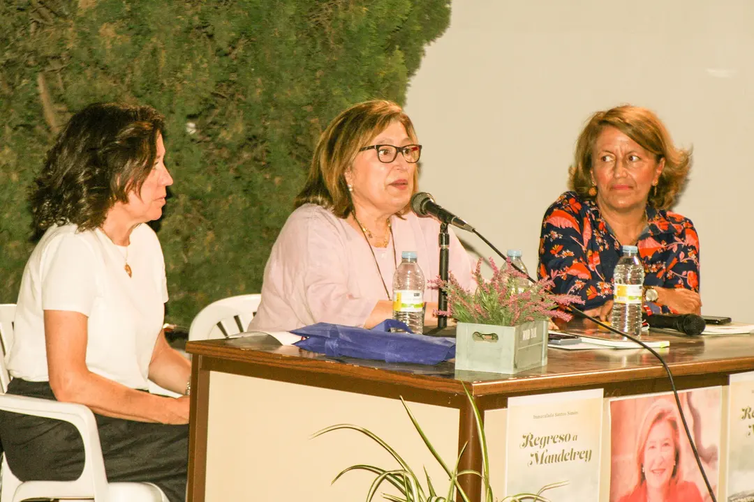 presentacionregresoamandelrey-autora