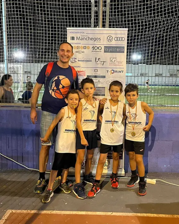 371060890_291925967051157_2601073940673721813_n