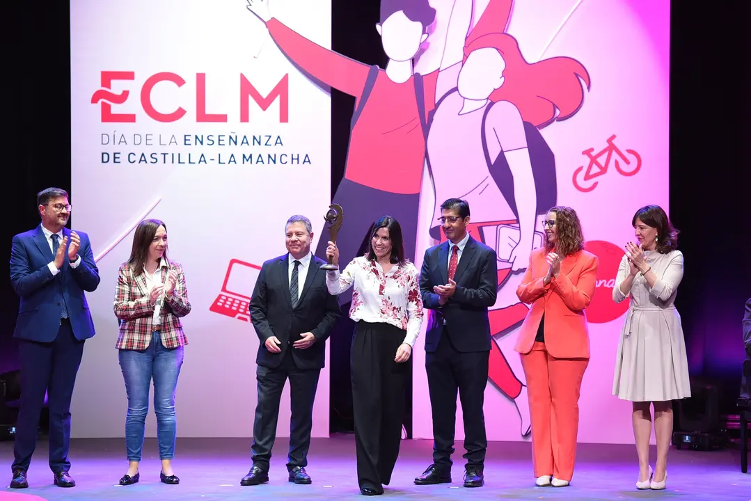 acto-institucional-del-da-de-la-enseanza_53336526442_o