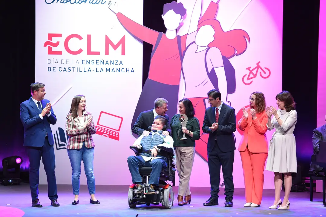 acto-institucional-del-da-de-la-enseanza_53337633113_o