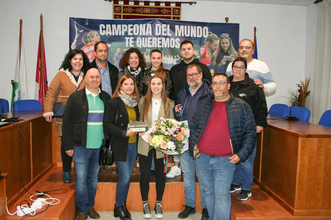 00-Campeona-familia-y-Corporacion-Municipal