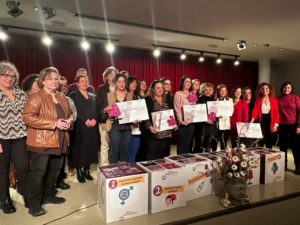 Becas a Emprendedoras FADEMUR CLM