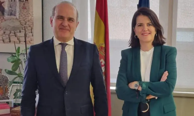 4244bf003b83a5db4c7bfd25ea954428_XL