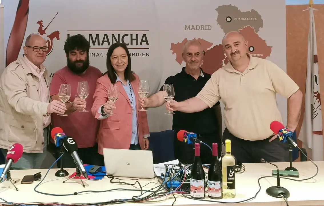 Brindis previo de presentaci&oacute;n