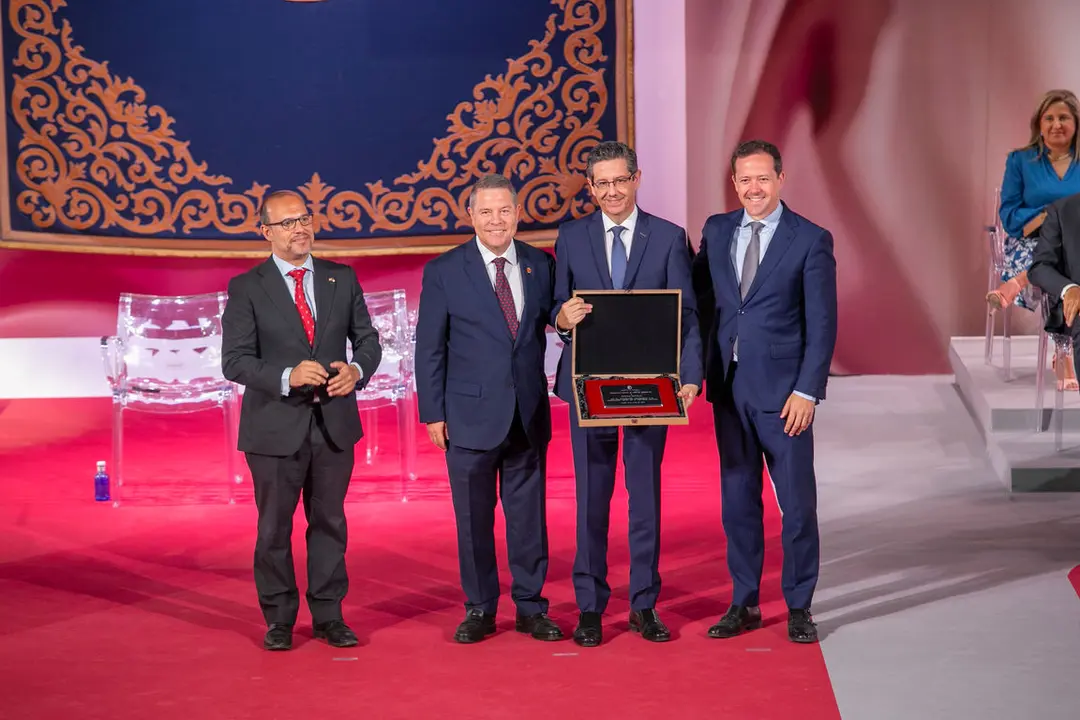 Toledo, 31 de mayo de 2024.- El jefe del Ejecutivo auton&oacute;mico, Emiliano Garc&iacute;a-Page, preside el acto institucional del D&iacute;a de Castilla-La Mancha que se celebra en el Palacio de Congresos &acute;El Greco&acute;. (Fotos:  A. P&eacute;rez Herrera //  JCCM)