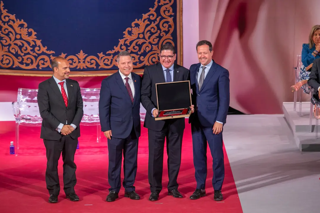 Toledo, 31 de mayo de 2024.- El jefe del Ejecutivo auton&oacute;mico, Emiliano Garc&iacute;a-Page, preside el acto institucional del D&iacute;a de Castilla-La Mancha que se celebra en el Palacio de Congresos &acute;El Greco&acute;. (Fotos:  A. P&eacute;rez Herrera //  JCCM)