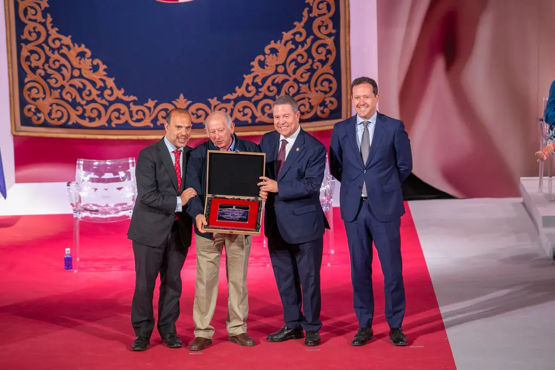 Toledo, 31 de mayo de 2024.- El jefe del Ejecutivo auton&oacute;mico, Emiliano Garc&iacute;a-Page, preside el acto institucional del D&iacute;a de Castilla-La Mancha que se celebra en el Palacio de Congresos &acute;El Greco&acute;. (Fotos:  A. P&eacute;rez Herrera //  JCCM)