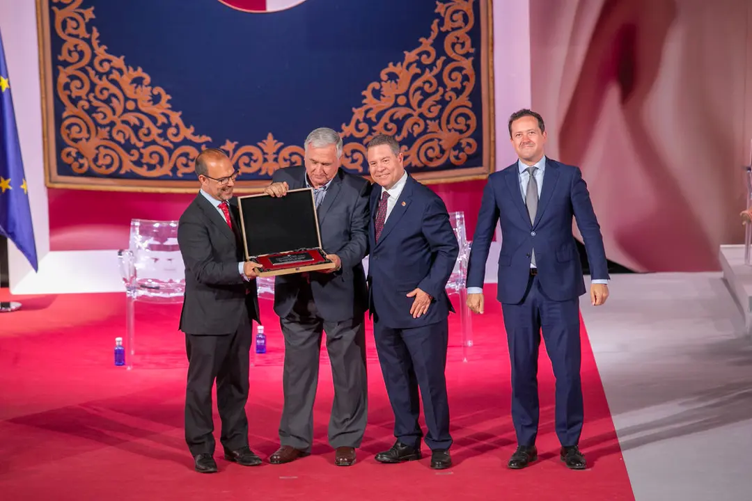 Toledo, 31 de mayo de 2024.- El jefe del Ejecutivo auton&oacute;mico, Emiliano Garc&iacute;a-Page, preside el acto institucional del D&iacute;a de Castilla-La Mancha que se celebra en el Palacio de Congresos &acute;El Greco&acute;. (Fotos:  A. P&eacute;rez Herrera //  JCCM)