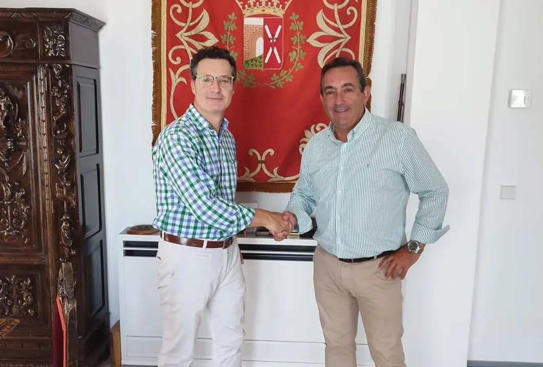 convenio colaboraci&oacute;n alcalde y pte Junta Hermandades