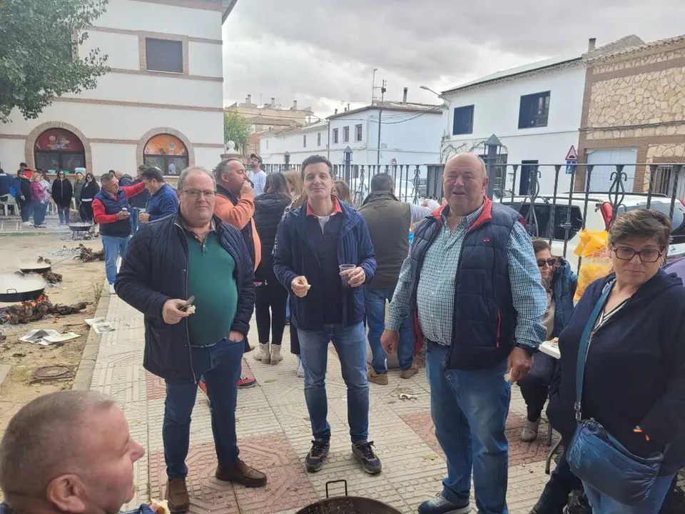 dia del caldillo, alcalde y participantes