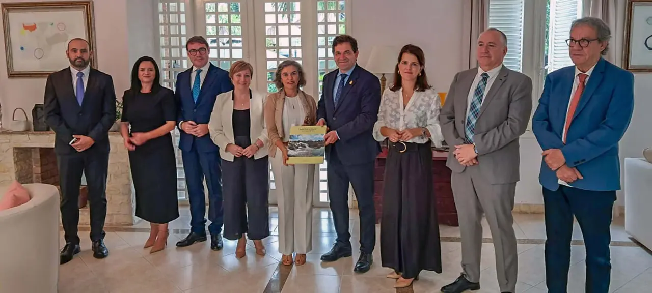 d492193f3f2a2e42c32826d68492285d_XL