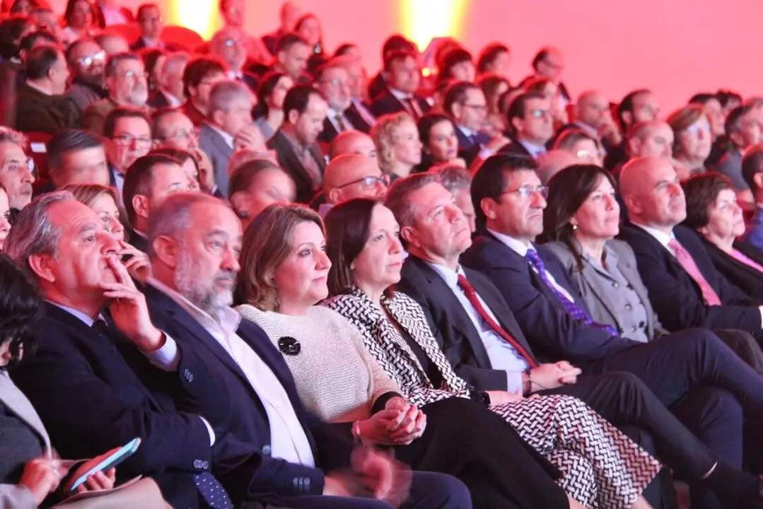 469183982_985044863650838_1585850793120145250_n