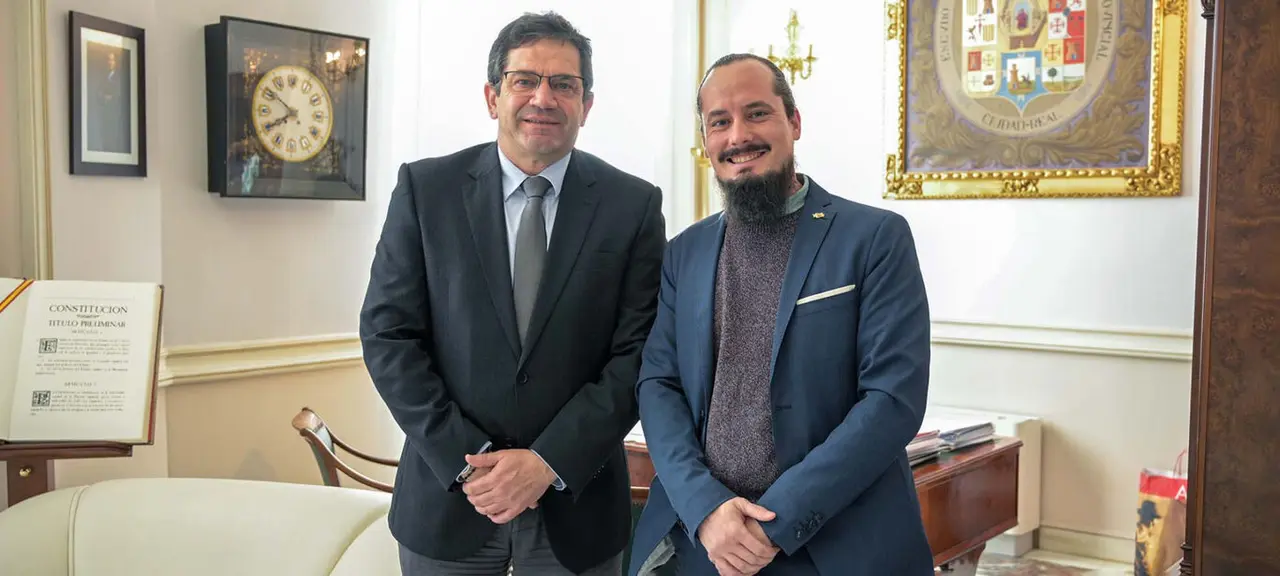 Valcerde y Jorge Rom&aacute;n, presidente de la Federaci&oacute;n de Bandas de M&uacute;sica de Castilla-La Mancha