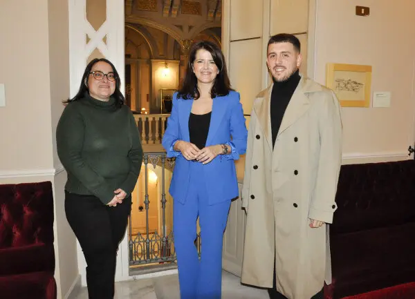 f137ca4f658e33577819eb460a95f623_L