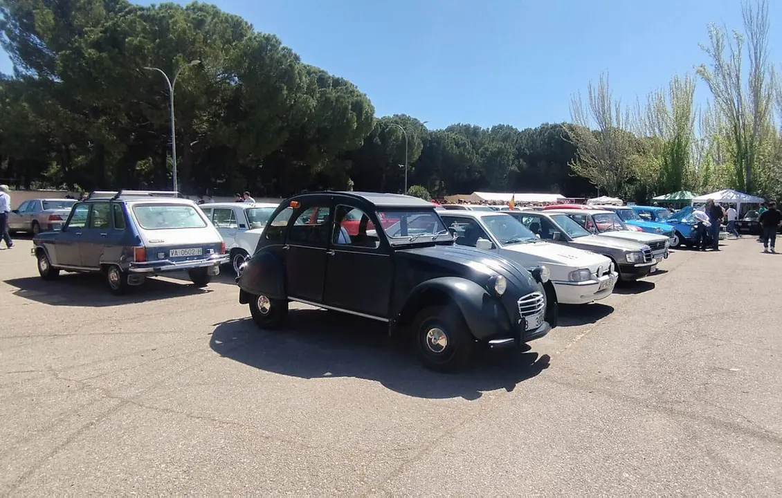 Concentraci&oacute;n de Veh&iacute;culos Antiguos Villarta de San Juan (1)