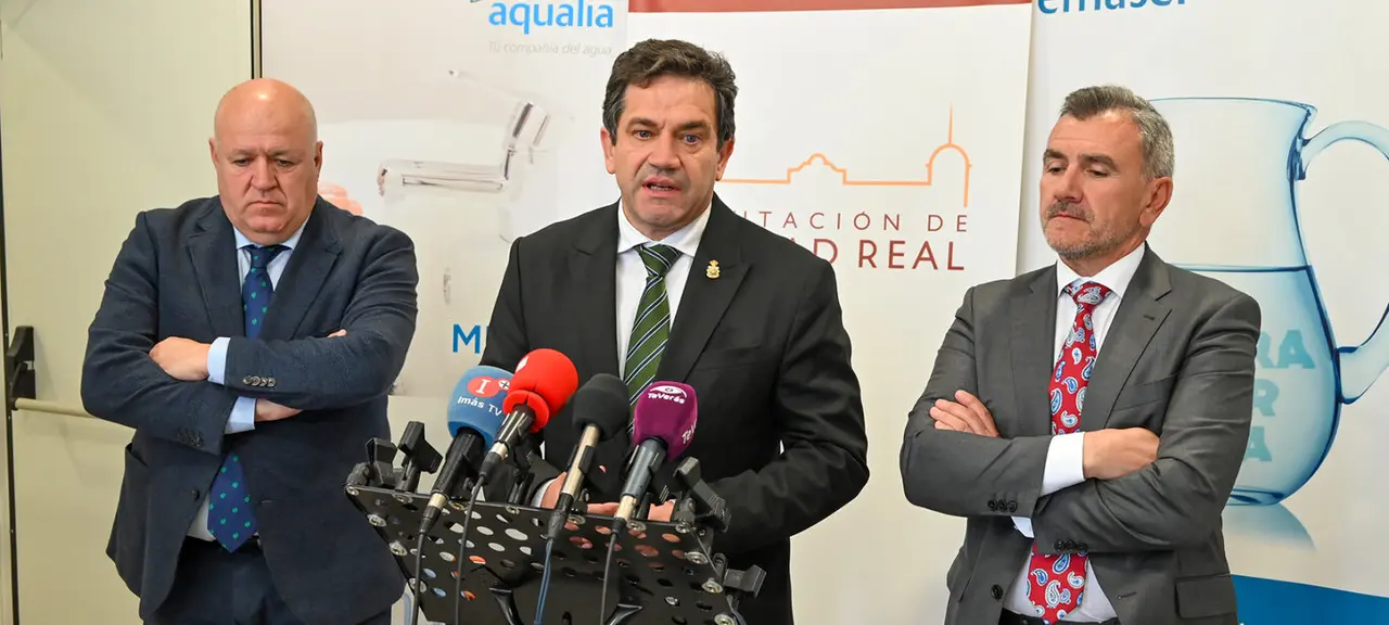 01a04b99e1d2566d4bbe8ea6d3bbf535_XL