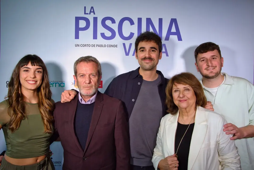 Photocall La piscina vac&iacute;a en Cine Embajadores