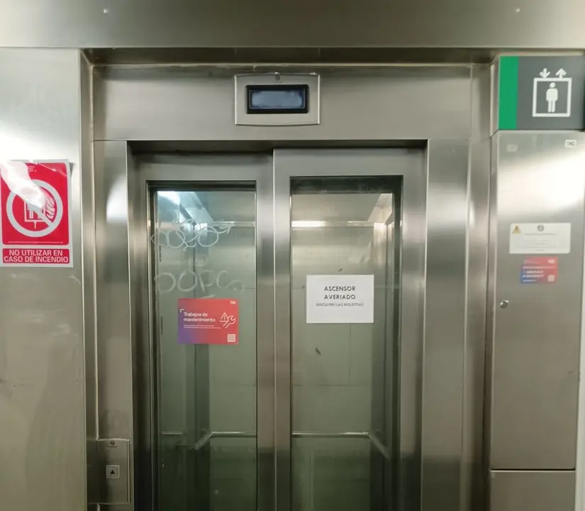 Ascensor averiado