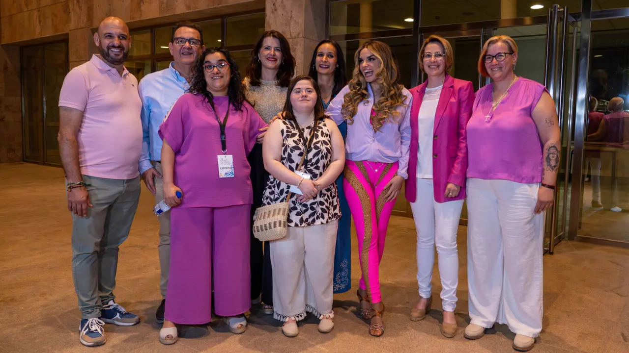 e49934ef79de568b6d1c0167cab06906_XL