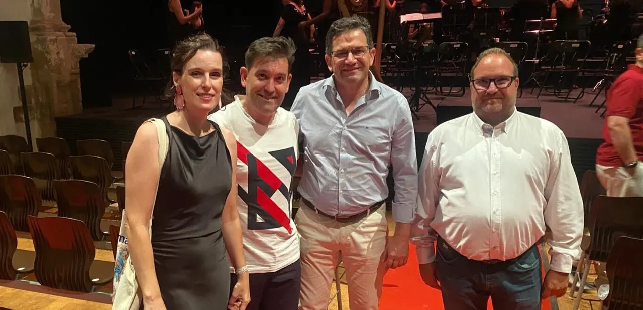 b6fe41b72b6635811c45f6419b87752b_XL