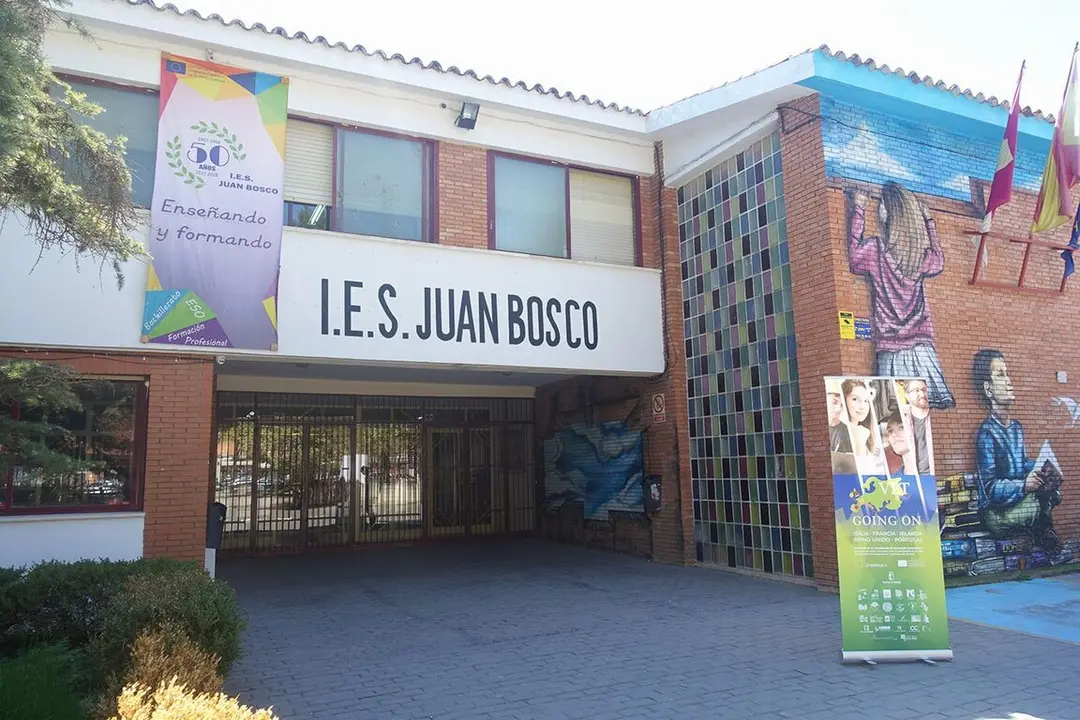 IES Juan Bosco -fachada (archivo)