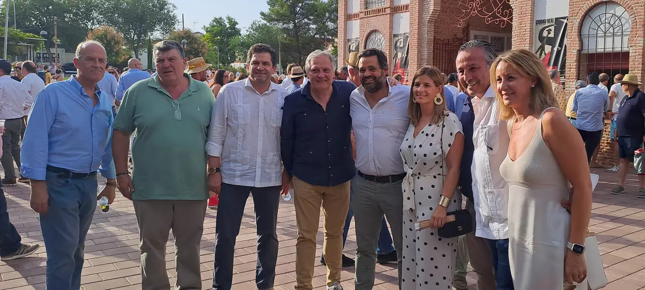 b303e5446b110dad0f1d884d0b91c71f_XL