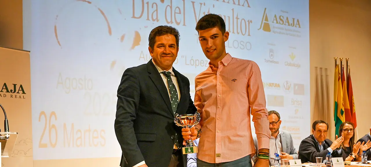 85fab6ece2f857139abac6536d36e1d3_XL