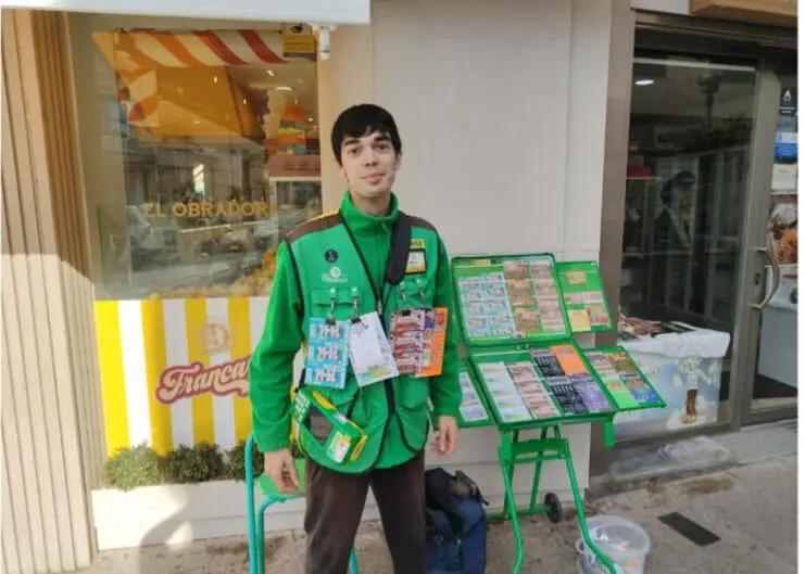 El vendedor de la ONCE Miguel Vigara Guijarro es quien ha llevado la suerte a Alc&aacute;zar de San Juan por segunda vez en menos de 2 meses desde su punto de venta situado en la calle Emilio Castelar,