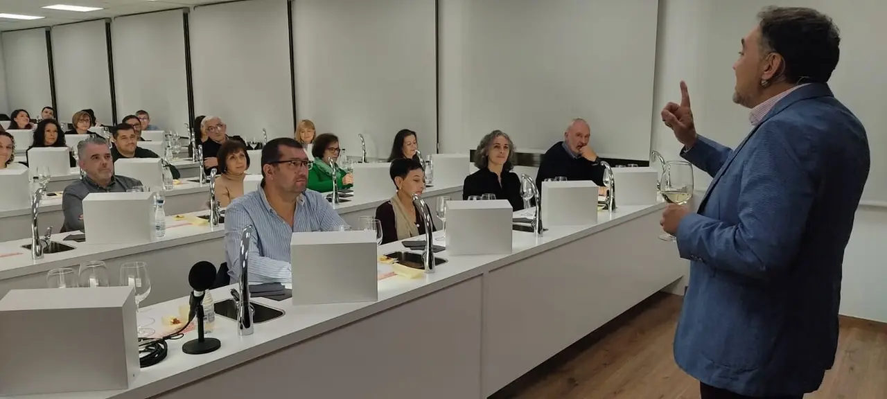 WhatsApp Image 2025-12-15 at 13.04.40