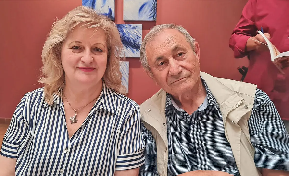 Los poetas Natividad Cepeda y Jes&uacute;s Lara Serrano