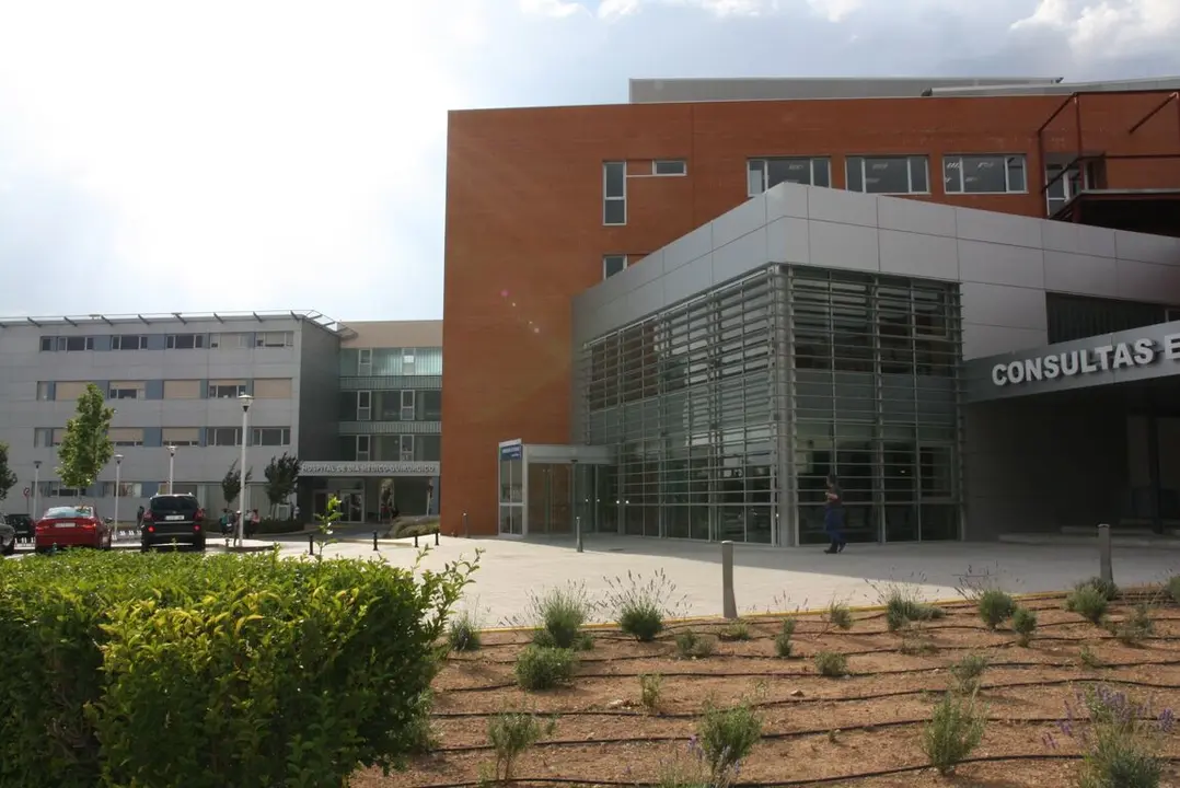 fachada_consultas_externas_hospital_mancha_centro._2jpg