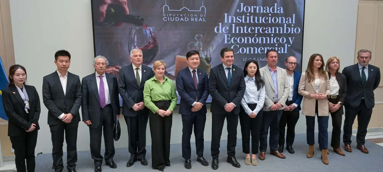 0273437318a610d4316228b2a7cbfdc0_XL