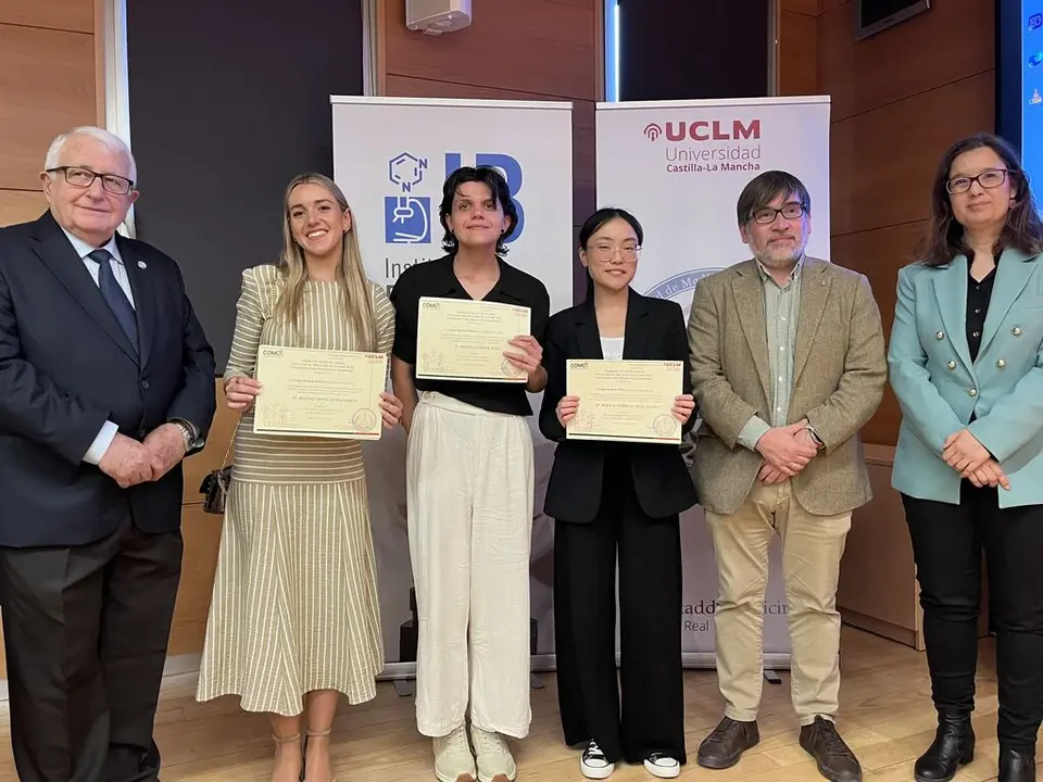 PREMIADOS Y AUTORIDADES TFG
