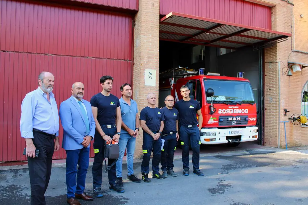 Entrega desfibriladores SCIS Almad&eacute;n (1)