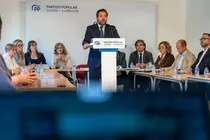 N&Uacute;&Ntilde;EZ _ MESA AGUA2