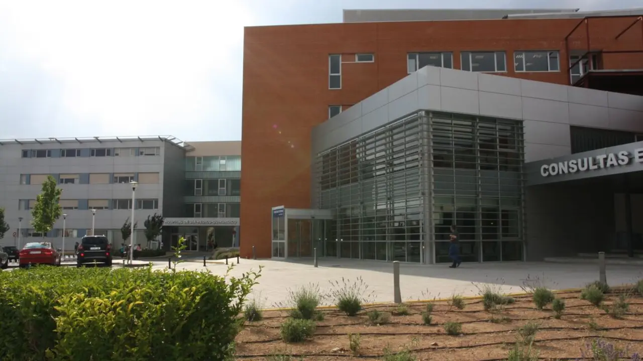 fachada_consultas_externas_hospital_mancha_centro._2jpg